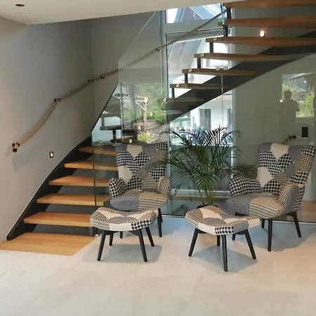 펜션 Schlossalm Bis 9 Personen 배드호프가스타인